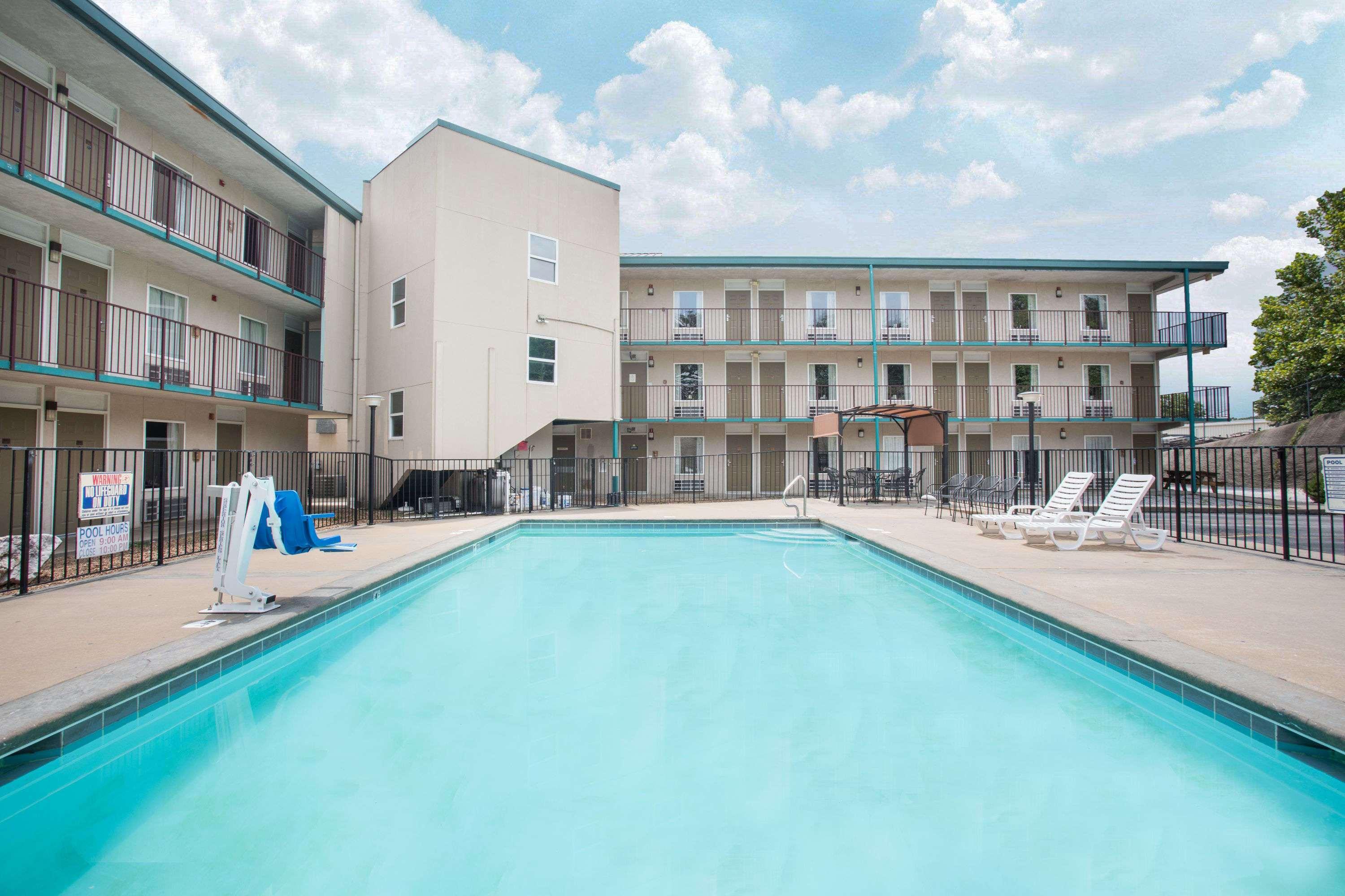 Days Inn By Wyndham Harrison Extérieur photo